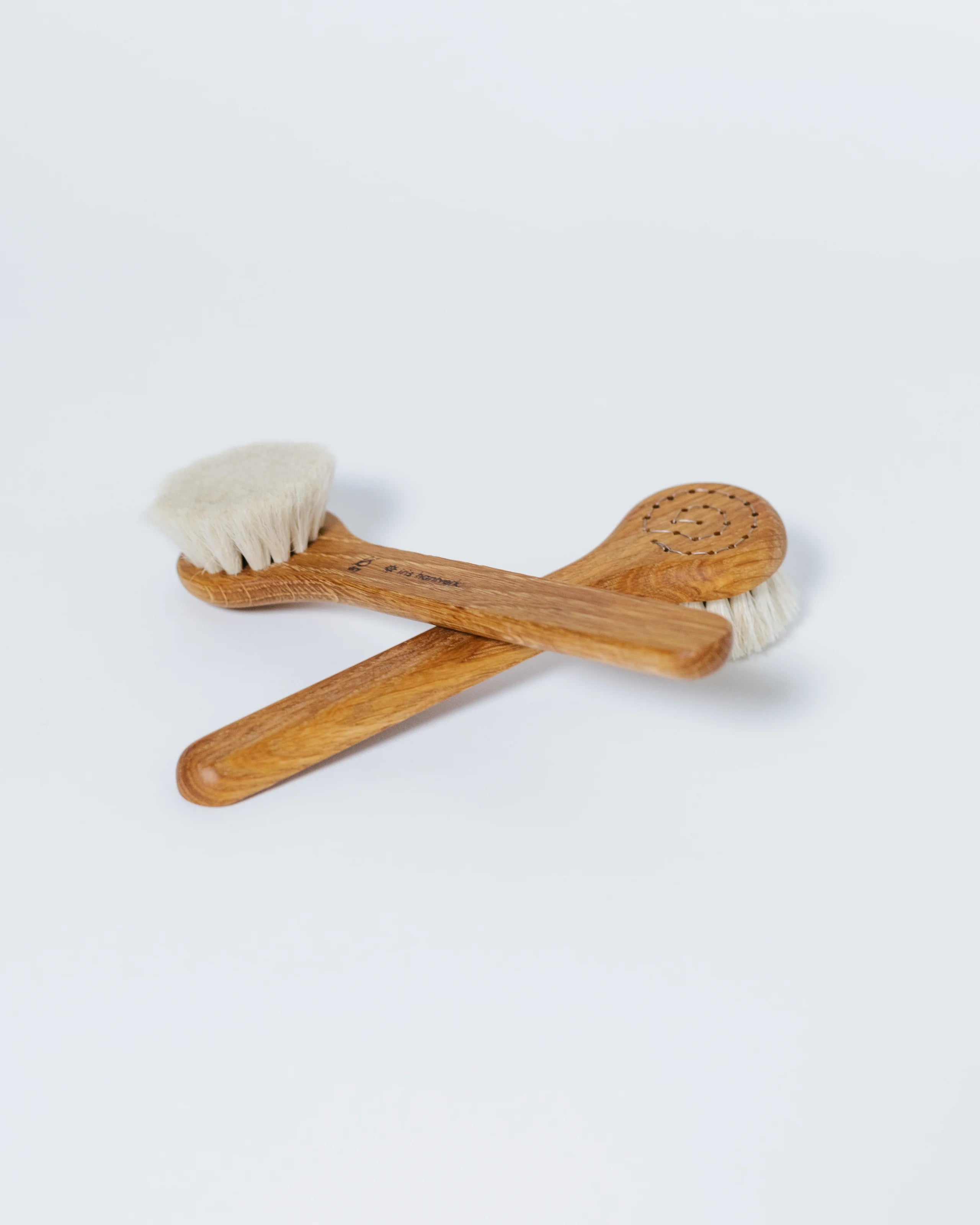 Facial Massage Brush - Oak